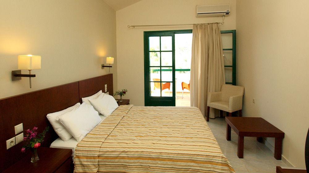 Skiathos Club Hotel & Suites Vasilias  Ngoại thất bức ảnh