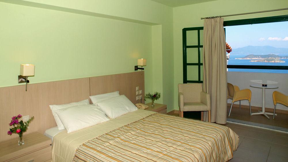 Skiathos Club Hotel & Suites Vasilias  Ngoại thất bức ảnh