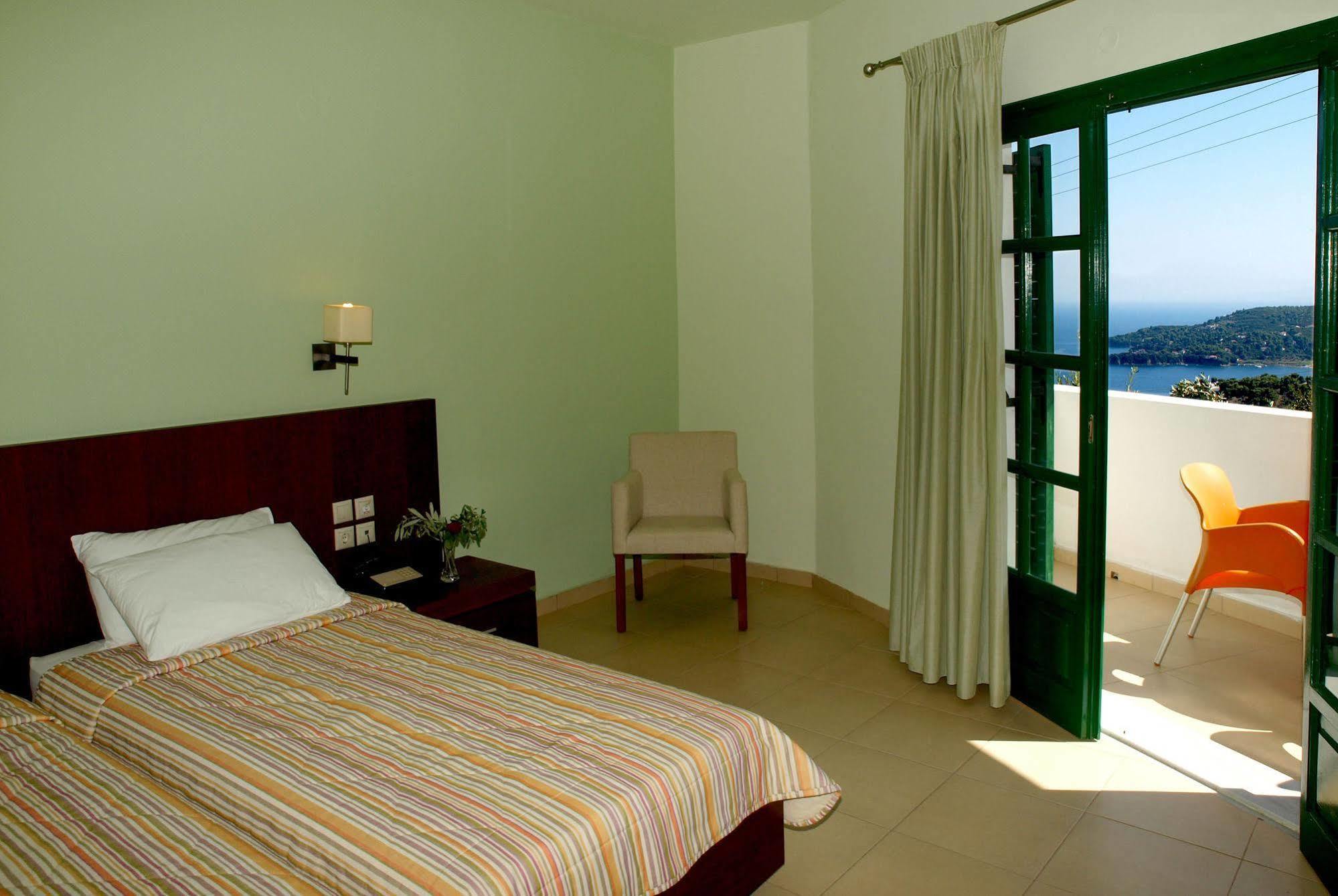 Skiathos Club Hotel & Suites Vasilias  Ngoại thất bức ảnh