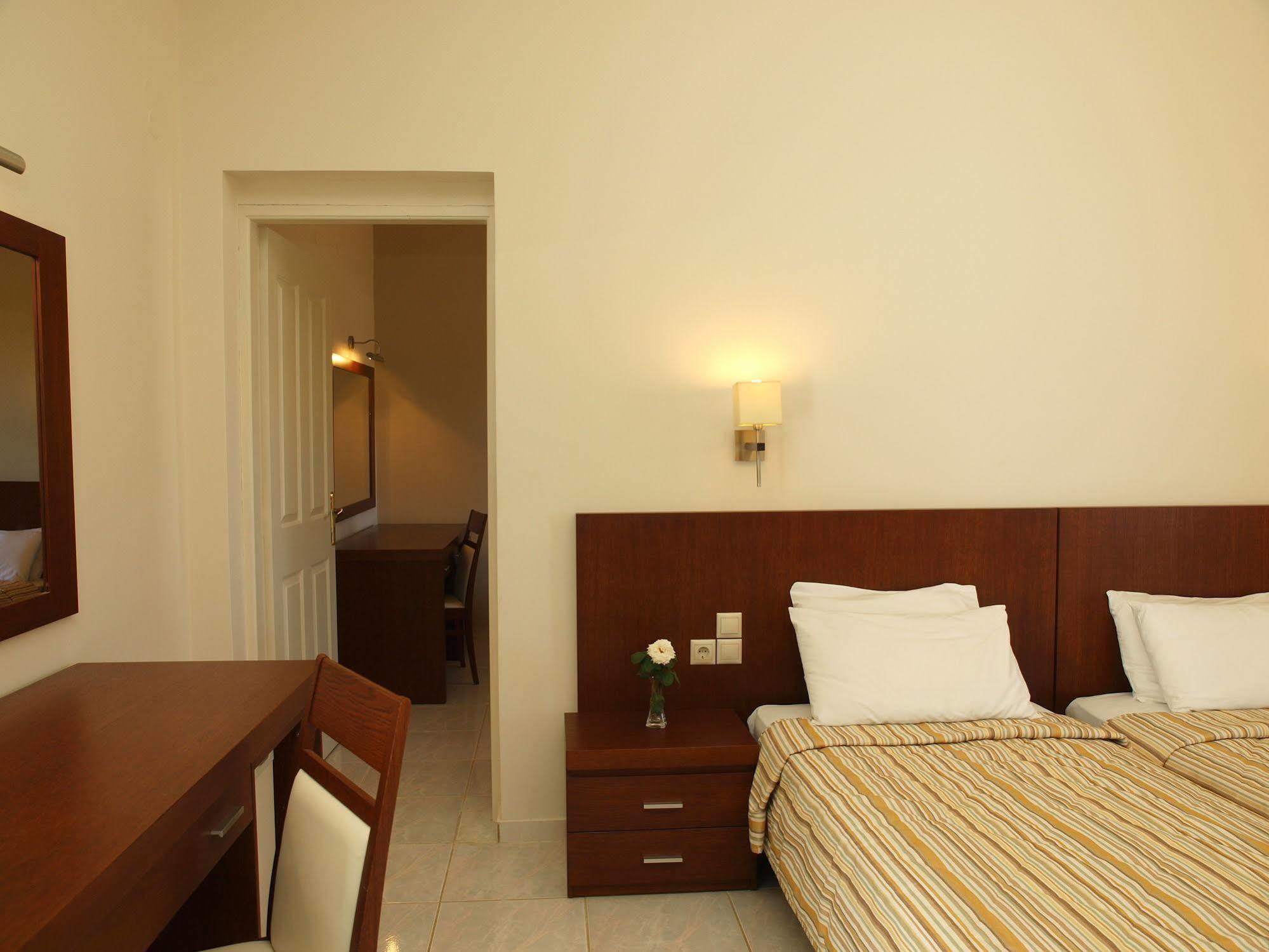 Skiathos Club Hotel & Suites Vasilias  Ngoại thất bức ảnh