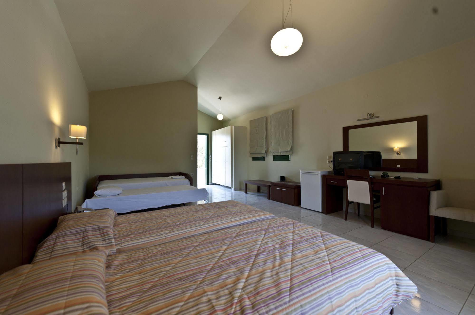 Skiathos Club Hotel & Suites Vasilias  Ngoại thất bức ảnh